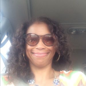 Meet your Posher, Crystal